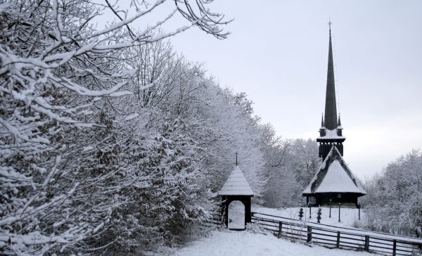 biserica din Petrind