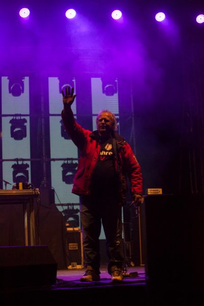 Rodion GA salută publicul la finalul concertului.