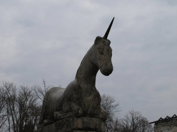 198826_1913199672010_412817_n